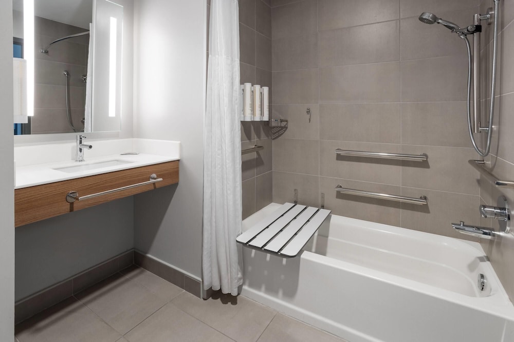 Room, 2 Queen Beds, Accessible, Non Smoking (Mobility, Bathtub w/Grab Bars) photo 1