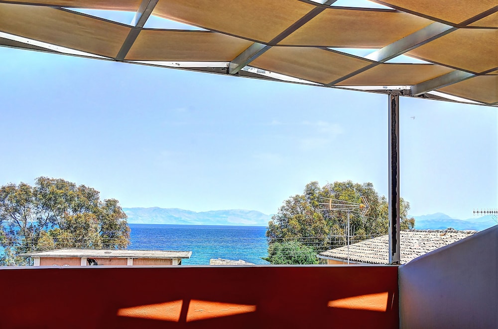 Triple Room, Balcony, Sea View photo 2