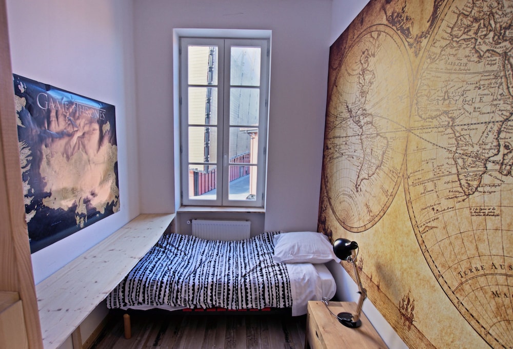 Economy Triple Room, Multiple Beds, Non Smoking, City View photo 2