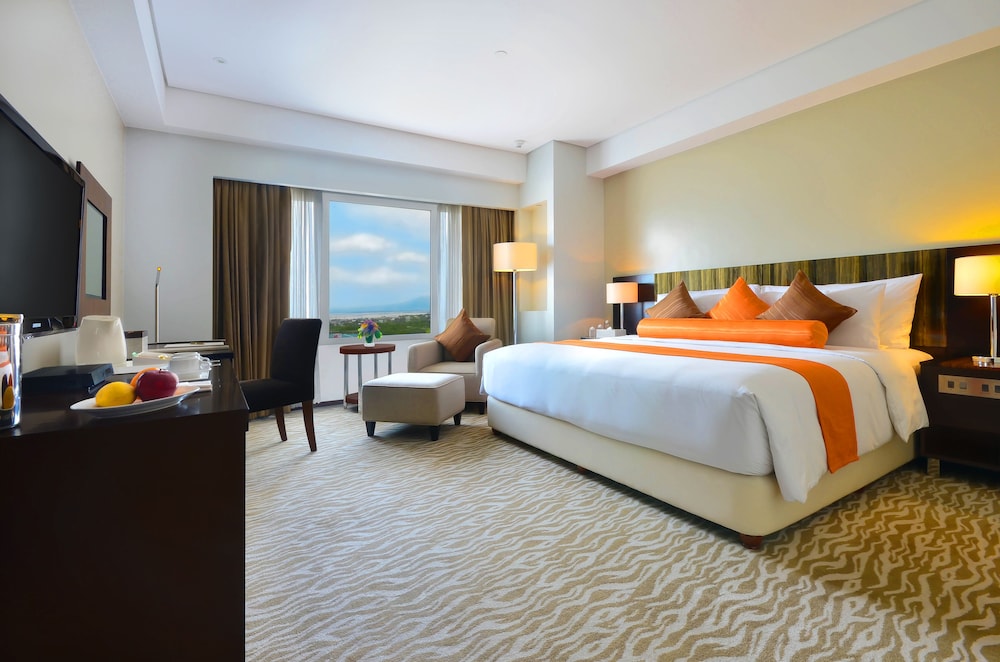 Deluxe Room, 1 King Bed, Bathtub