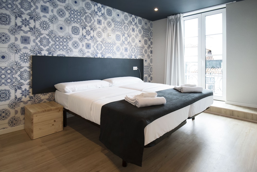 Superior Twin Room - Photo 1