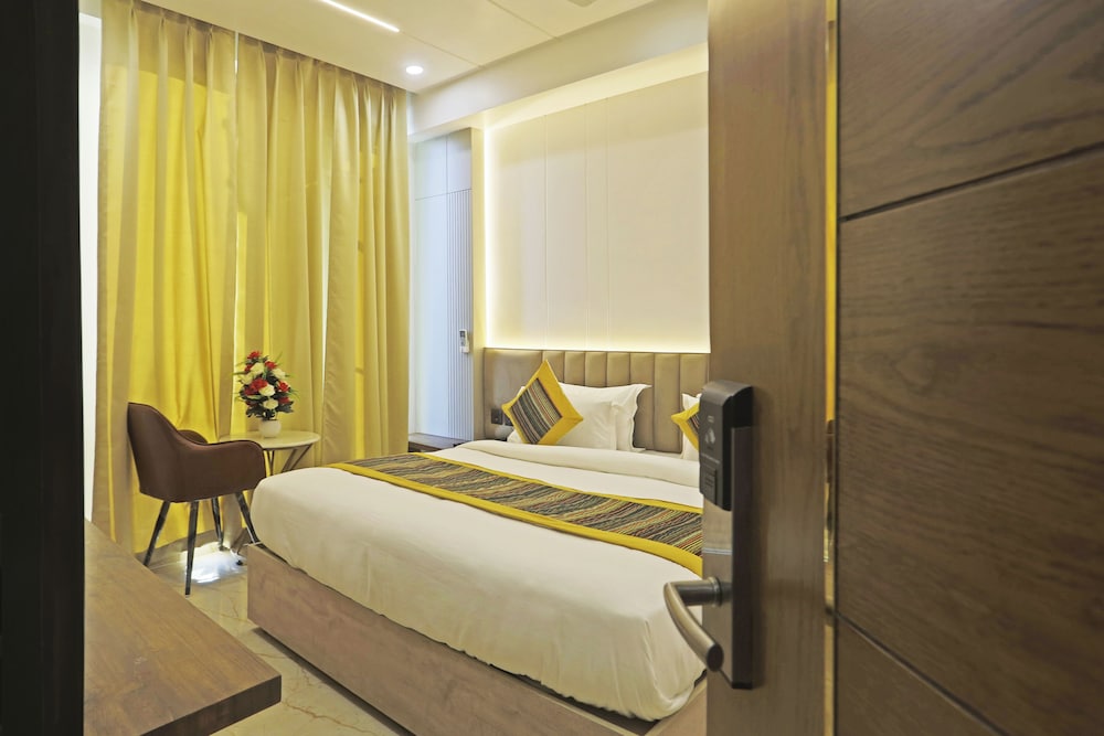 Boutique Room