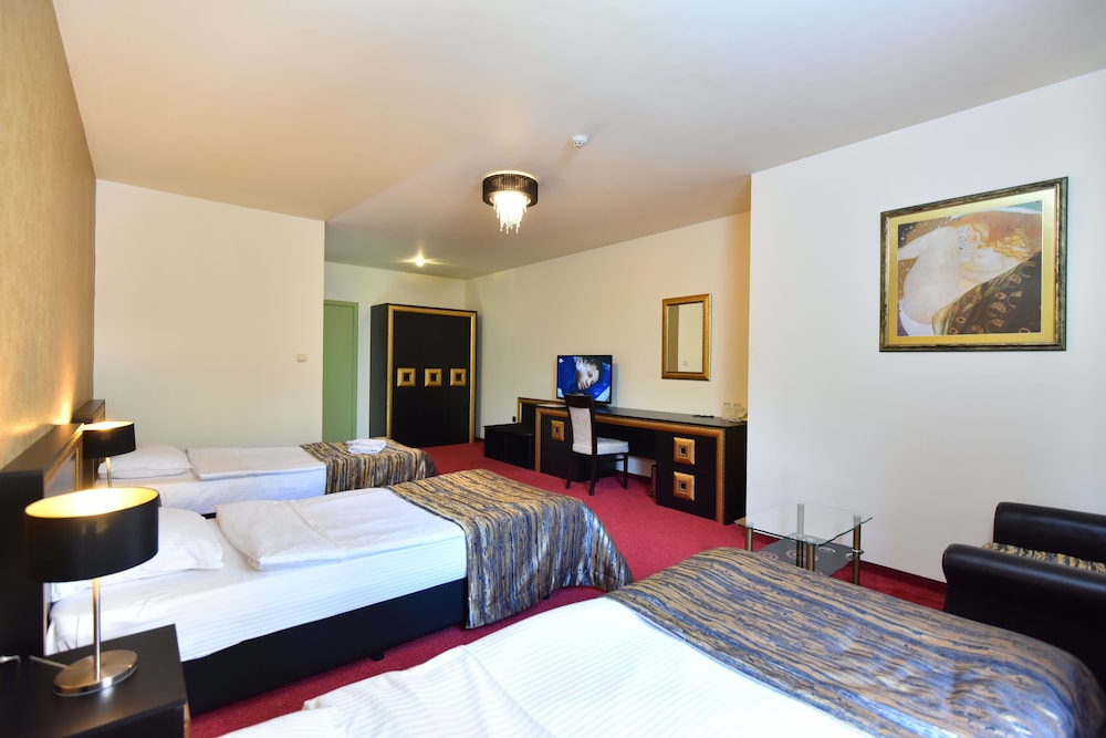 Deluxe Triple Room, 1 Bedroom photo 2