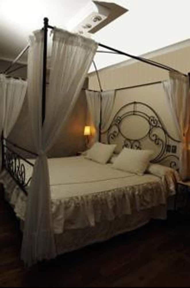 Executive Suite, Jetted Tub