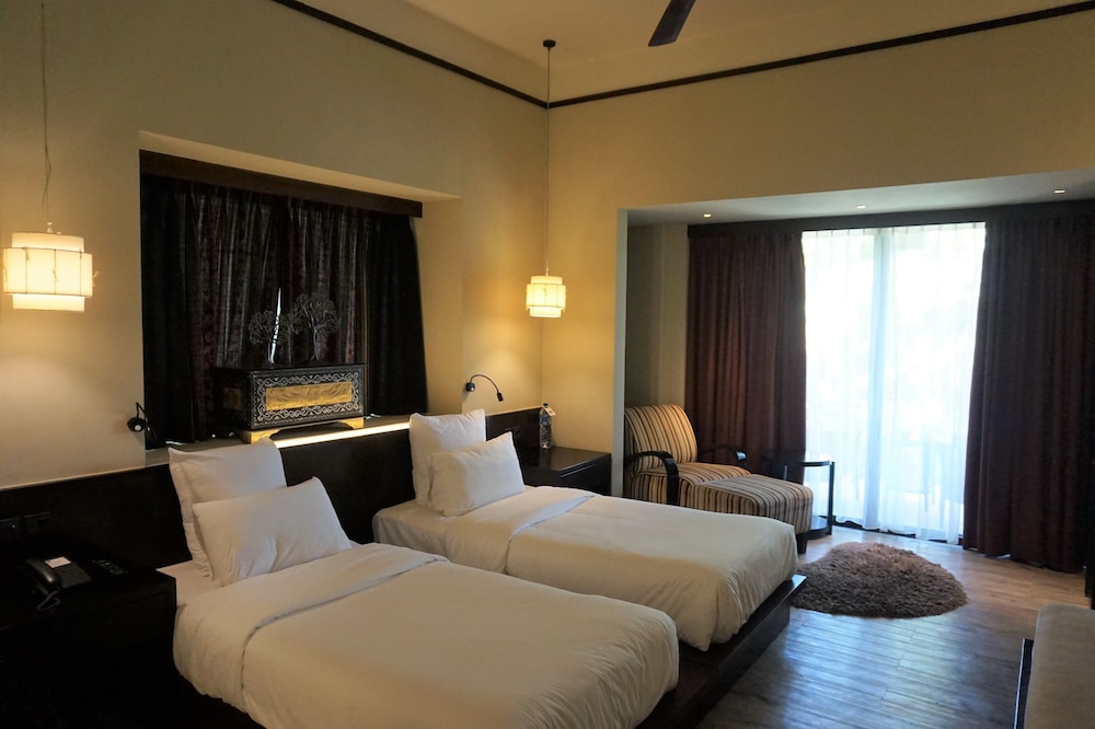 Deluxe Room, 2 Twin Beds - Photo 1