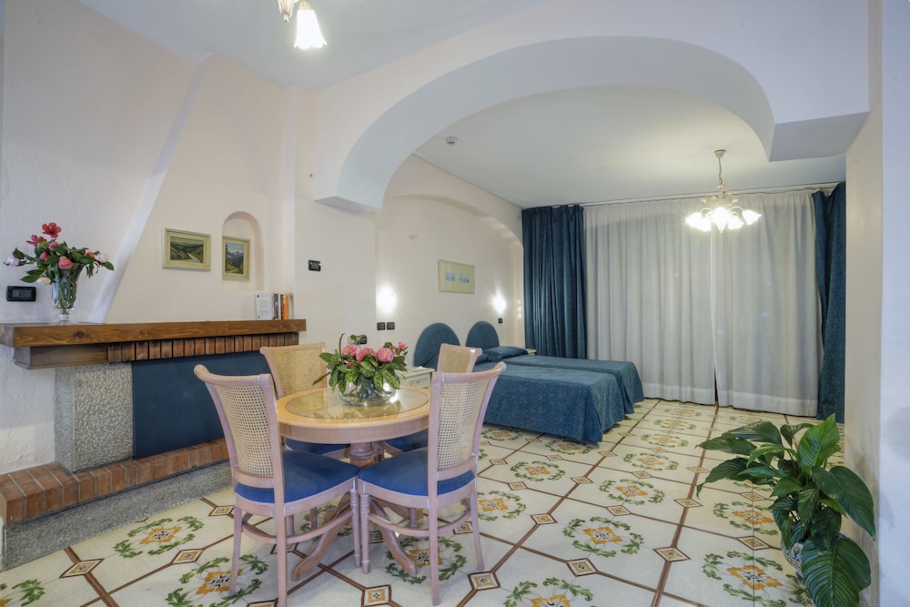 Superior Triple Room - Photo 1