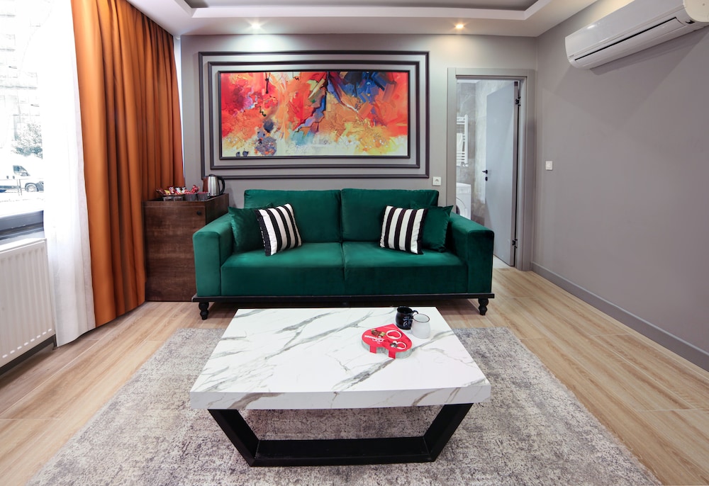 Standard Suite, 1 Queen Bed photo 3