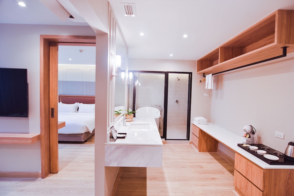 Executive Suite photo 2