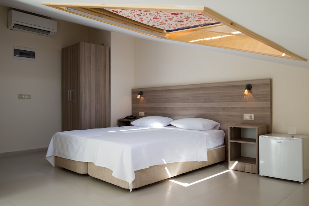 Roof Double or Twin Room photo 2