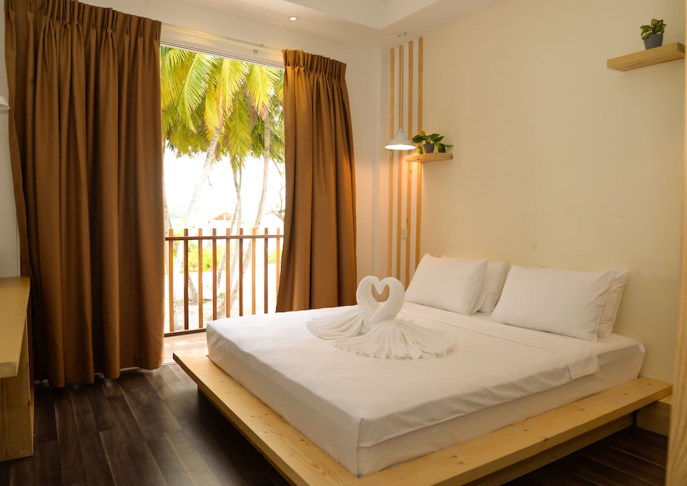 Deluxe Double Room with Balcony and Sea View
