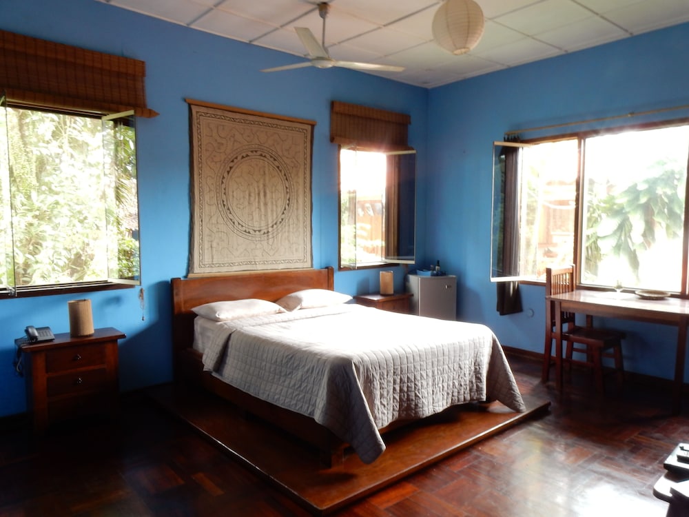 Double Room With 1 Double Bed Blue Room
