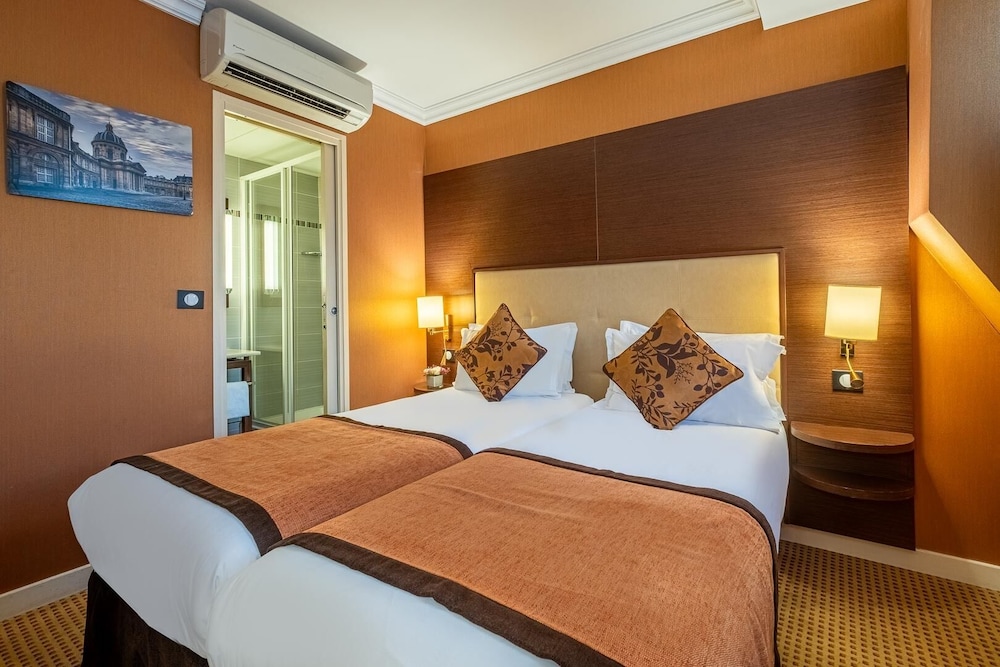 Executive Double or Twin Room, City View photo 3