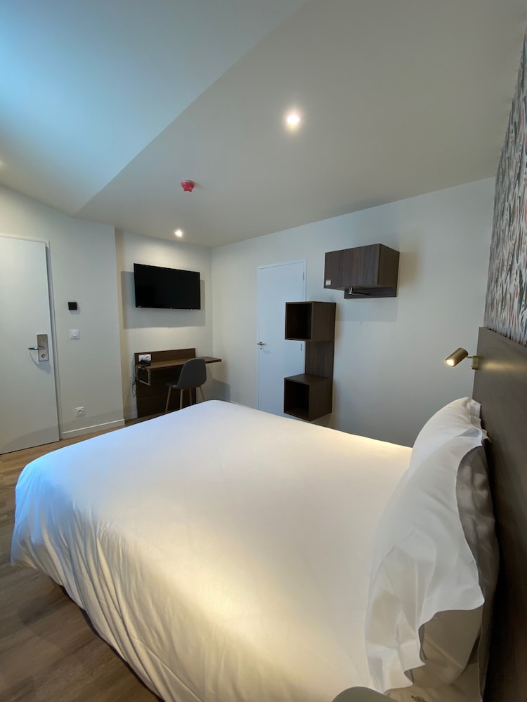 Economy Double Room - Photo 8