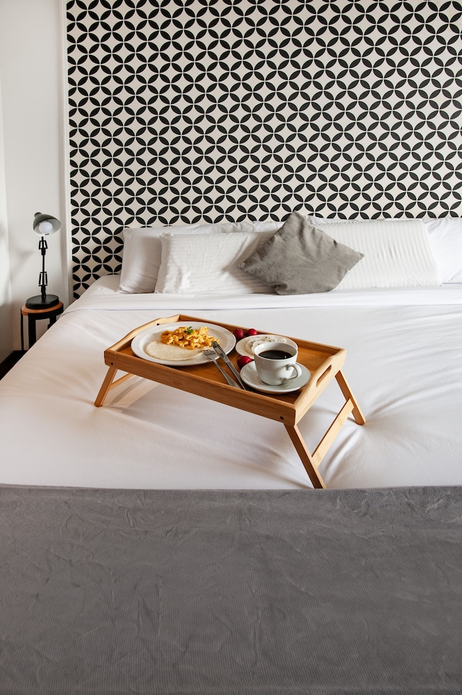 Deluxe Loft, 1 King Bed with Sofa bed, Balcony, Courtyard View photo 2