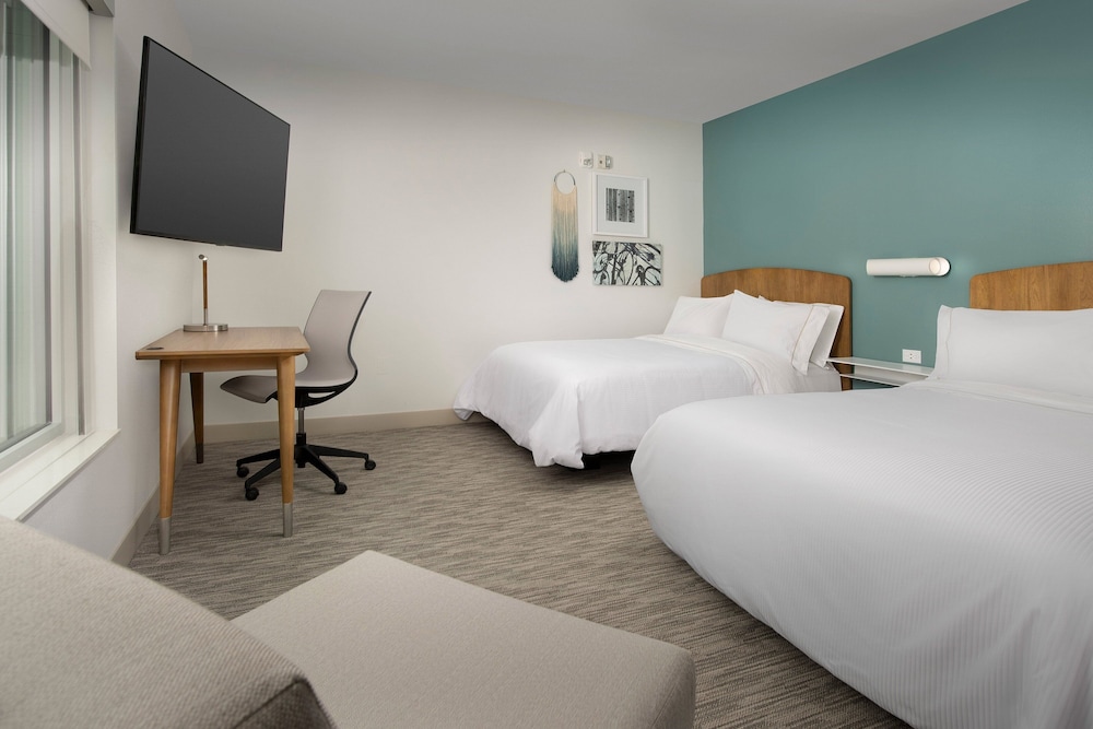 Studio, 2 Queen Beds (Mobility Accessible, Tub) photo 3