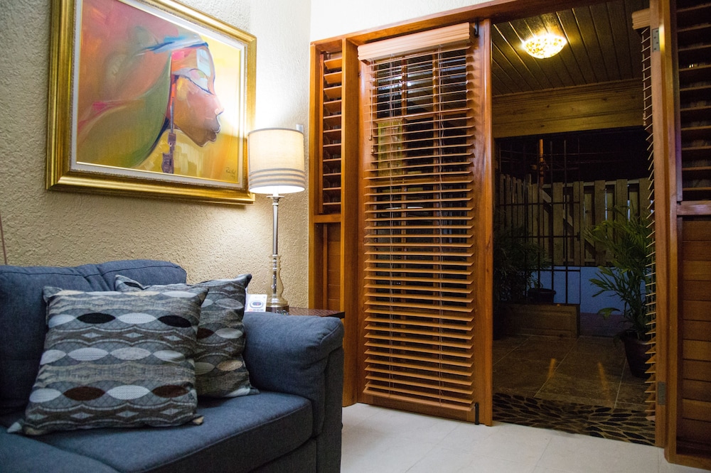 Luxury Townhome, 1 King Bed, City View, Executive Level