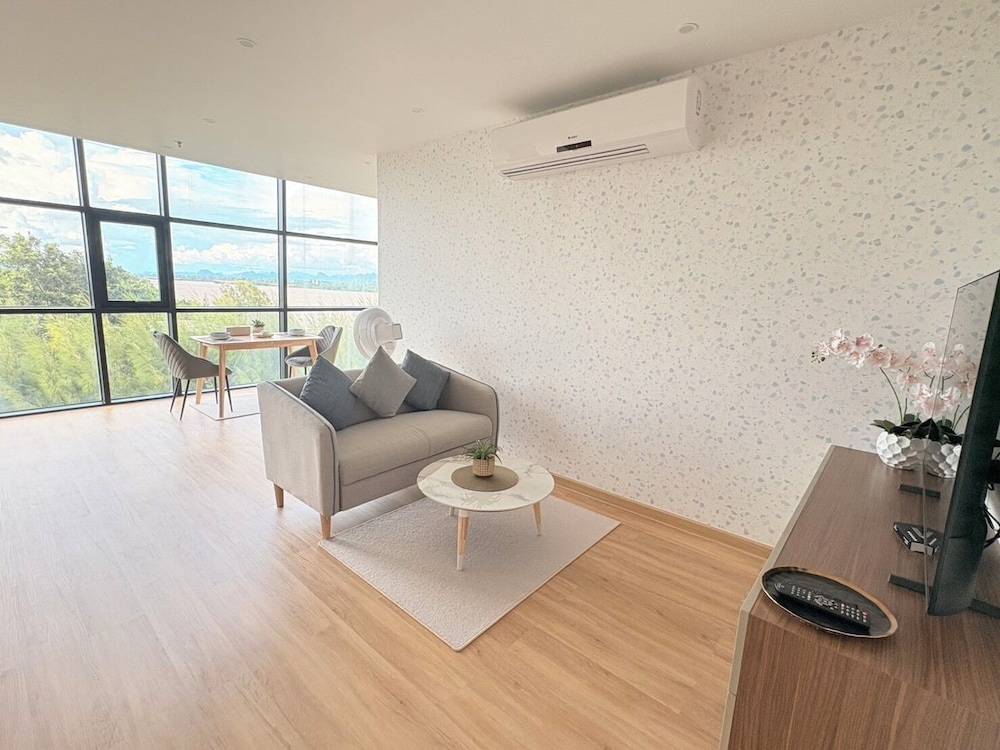 Junior Suite, 2 Twin Beds - Photo 6