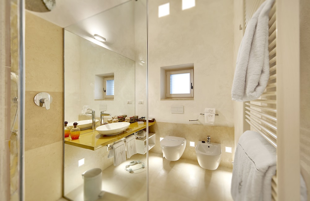 Deluxe Double Room, 1 Double Bed photo 3
