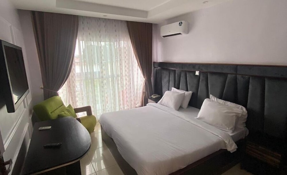 Deluxe Room, Balcony, City View