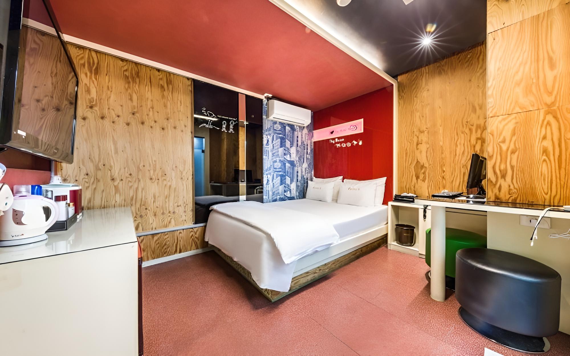 Room (Standard Room) - Photo 2