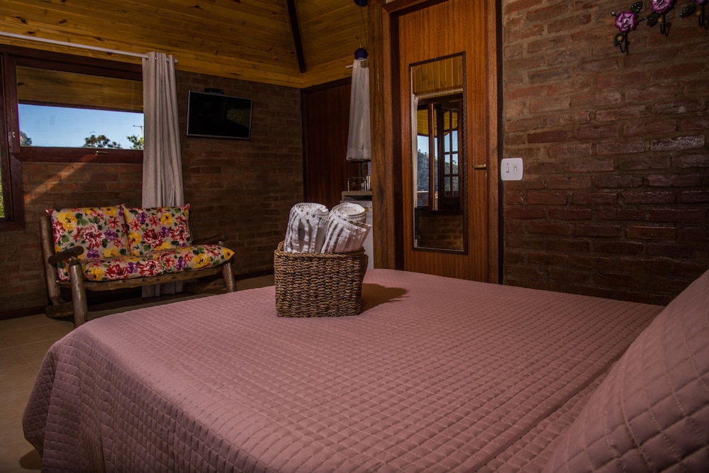 Chalet, Fireplace photo 2