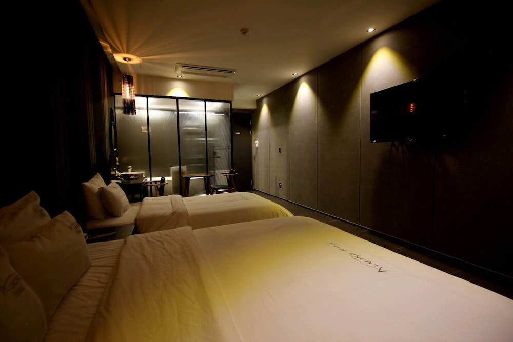 Premium Twin Room (No Breakfast on Mondays) photo 2