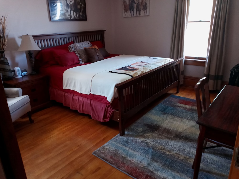 Standard Room, 1 King Bed