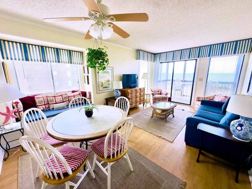 Condo, 3 Bedrooms