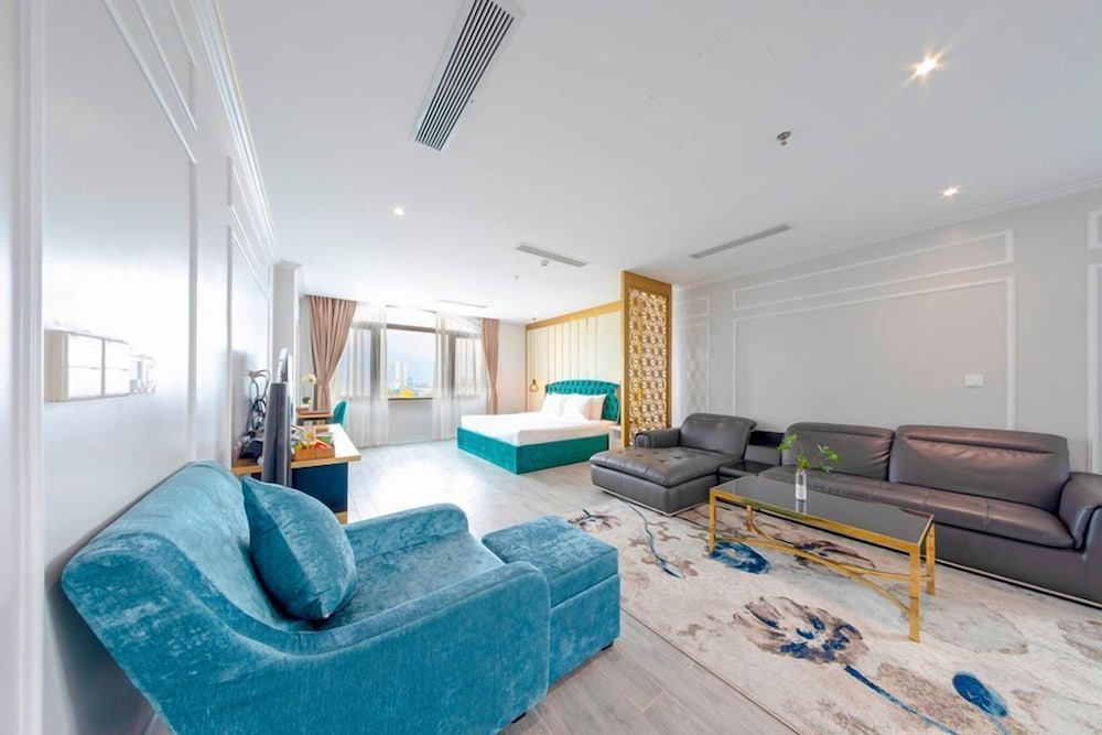 Suite - Photo 4