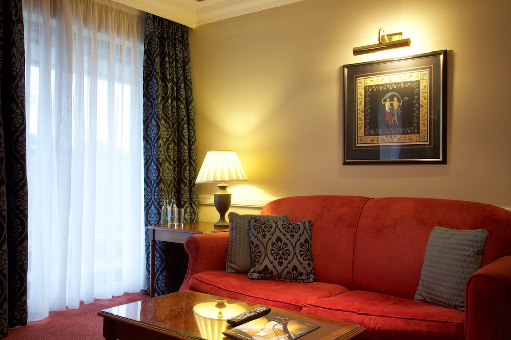 Suite, 1 King Bed, Non Smoking - Photo 3