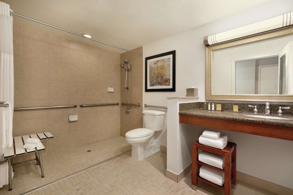 Room, Accessible photo 2
