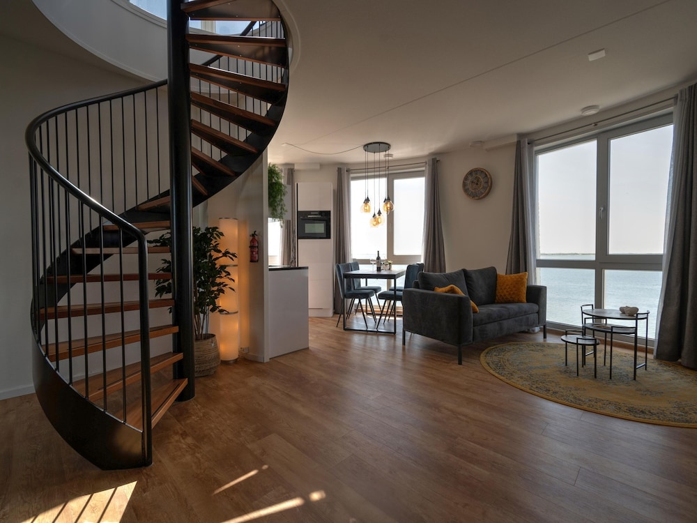 Apartment photo 3