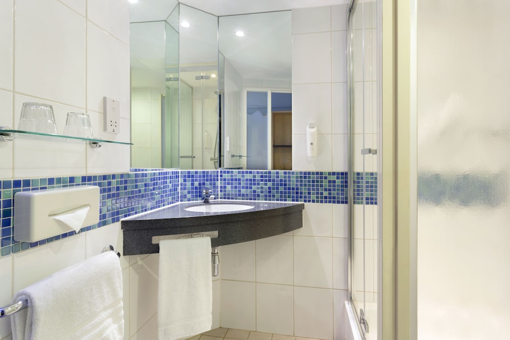 Standard Room, 2 Twin Beds (Free Hot Breakfast) - Photo 4