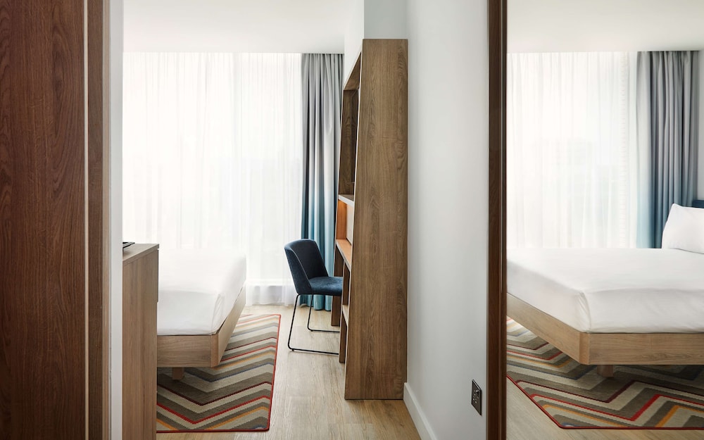 Room, 1 Queen Bed, City View
