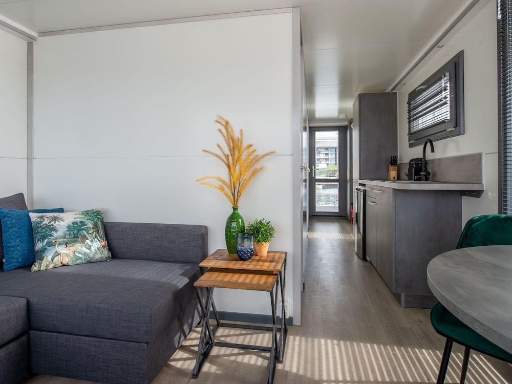 Mobile Home photo 1
