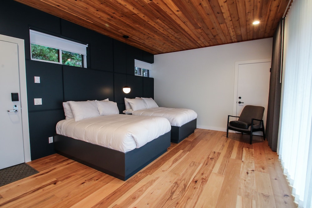 Premium Studio, 2 Double Beds, Ocean View photo 2
