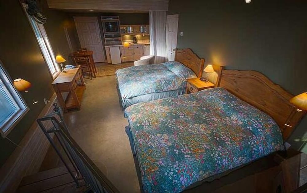Room, 2 Queen Beds, Patio, Lakeside (102) photo 3