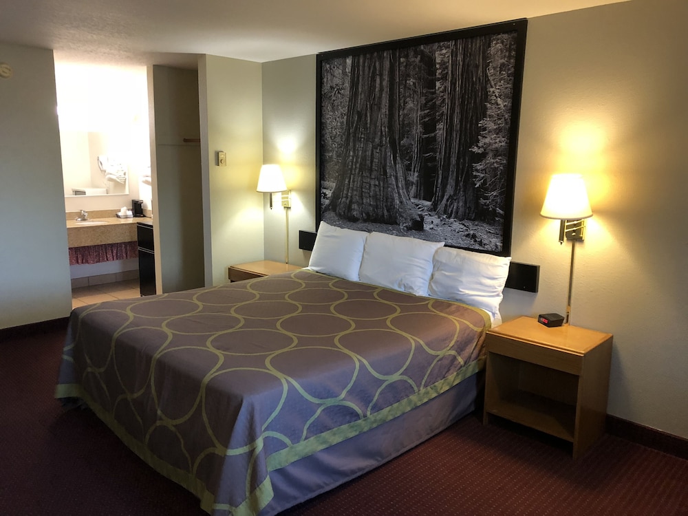 Standard Room, 1 King Bed - Photo 3