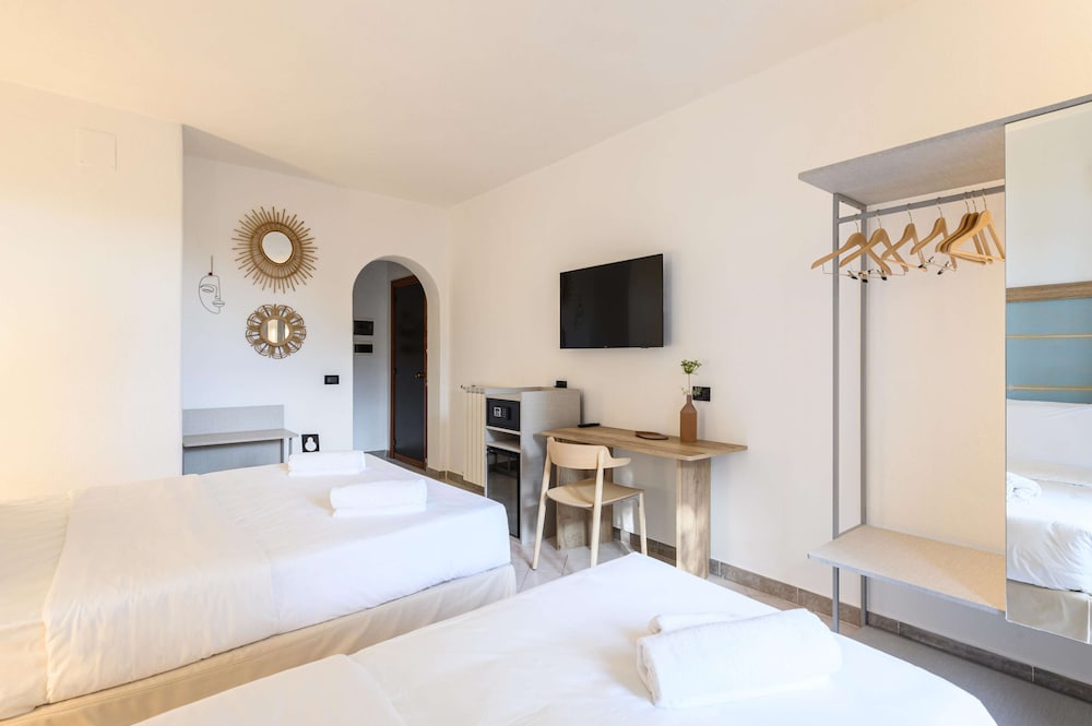 Superior Triple Room, Non Smoking - Photo 5