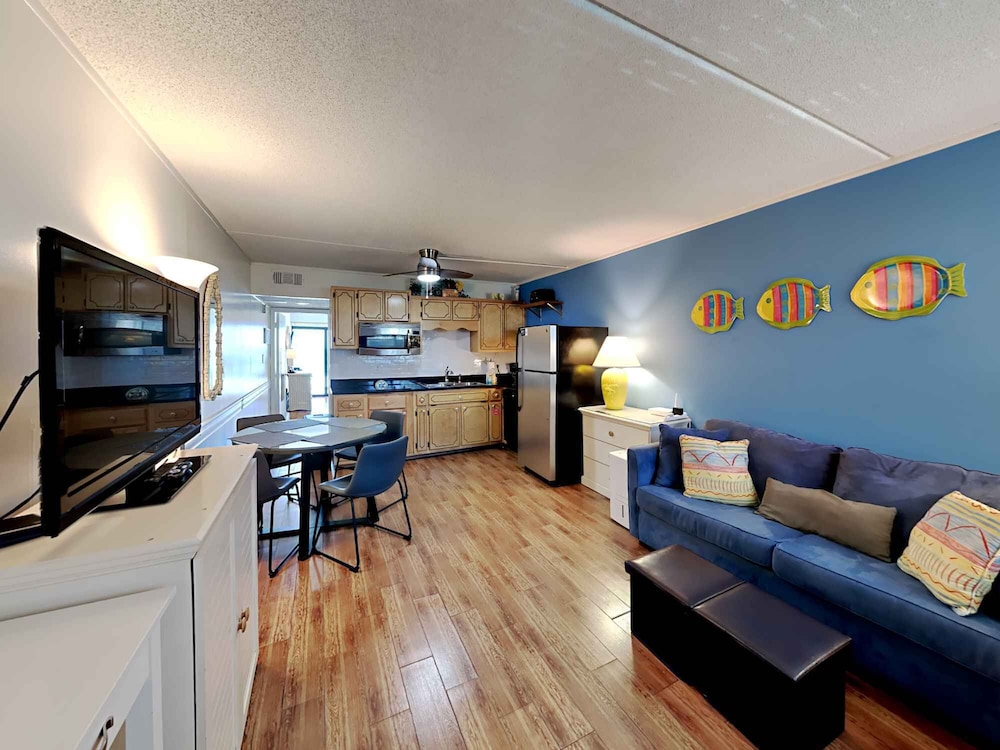 Condo, 1 Queen Bed with Sofa bed, Balcony, Ocean View (#9 - No Pets)
