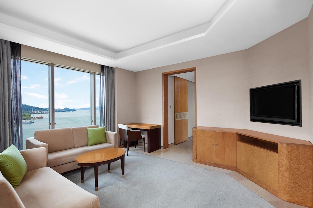 Club Suite, 1 King Bed photo 1
