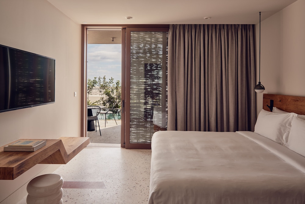 Euphoria Two Bedroom Private Pool Suite - Photo 9