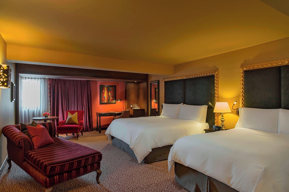 Deluxe Room, Multiple Beds - Photo 1