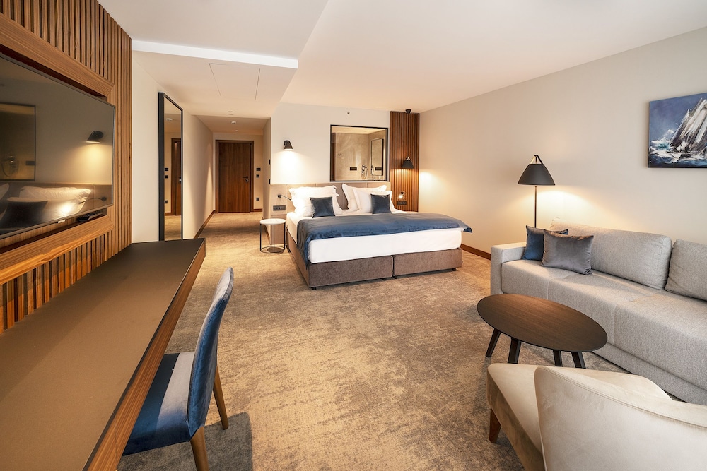 Deluxe Double or Twin Room, Balcony, Sea View