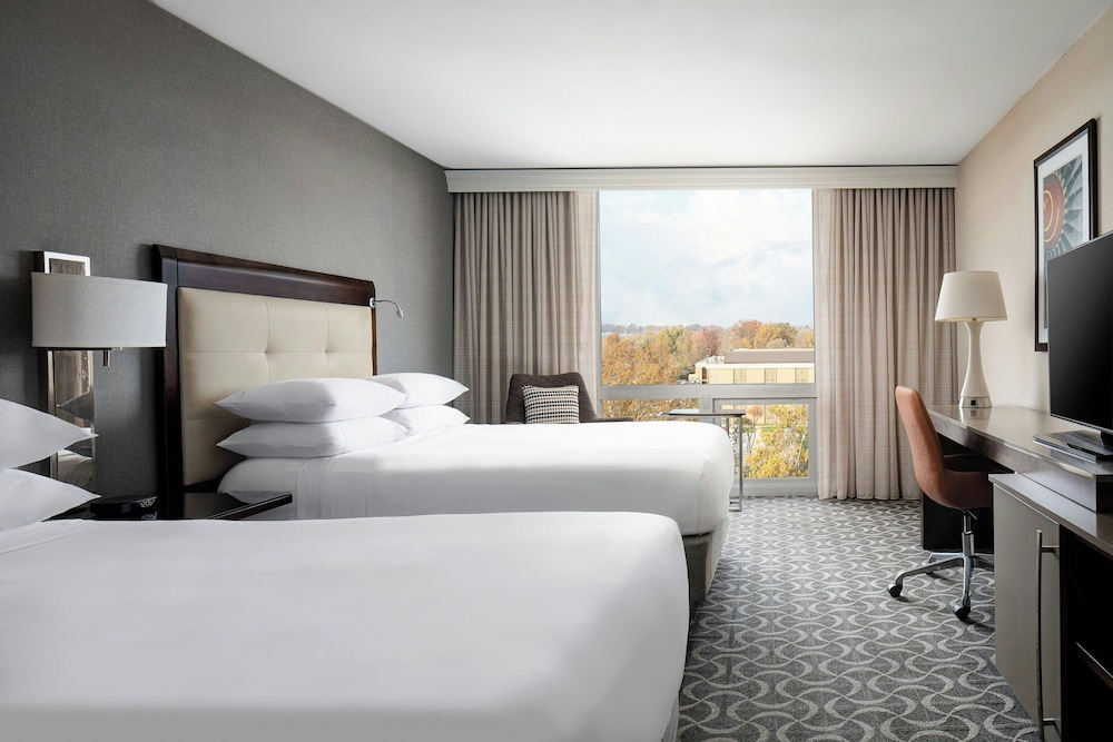 Standard Room, 2 Double Beds (Hearing Accessible) - Photo 3
