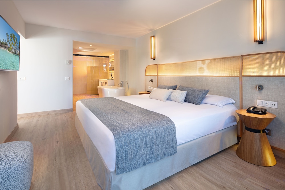 Suite (Prestigio para 2 adultos y 1 niño)