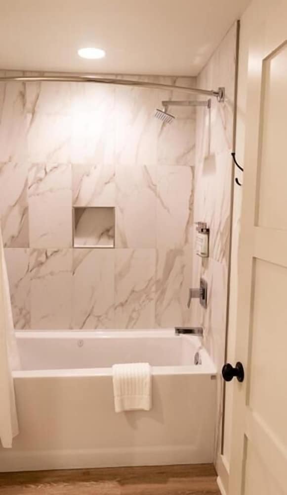 Standard Suite, 1 Bedroom - Photo 16