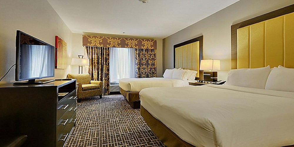 Standard Room, 2 Queen Beds, Accessible (Comm) - Photo 2