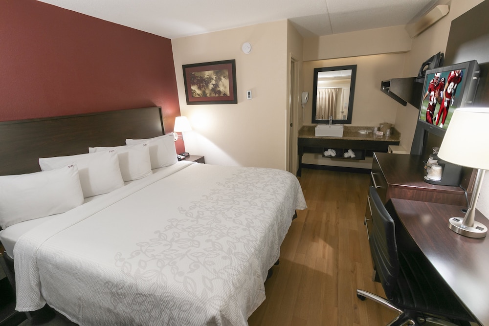 Standard Room, 1 King Bed (Smoke Free) - Photo 1