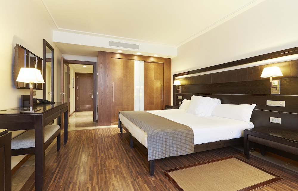 Junior Studio Suite, Balcony - Photo 1